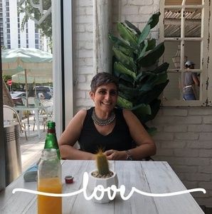 Meet your Posher, Monica